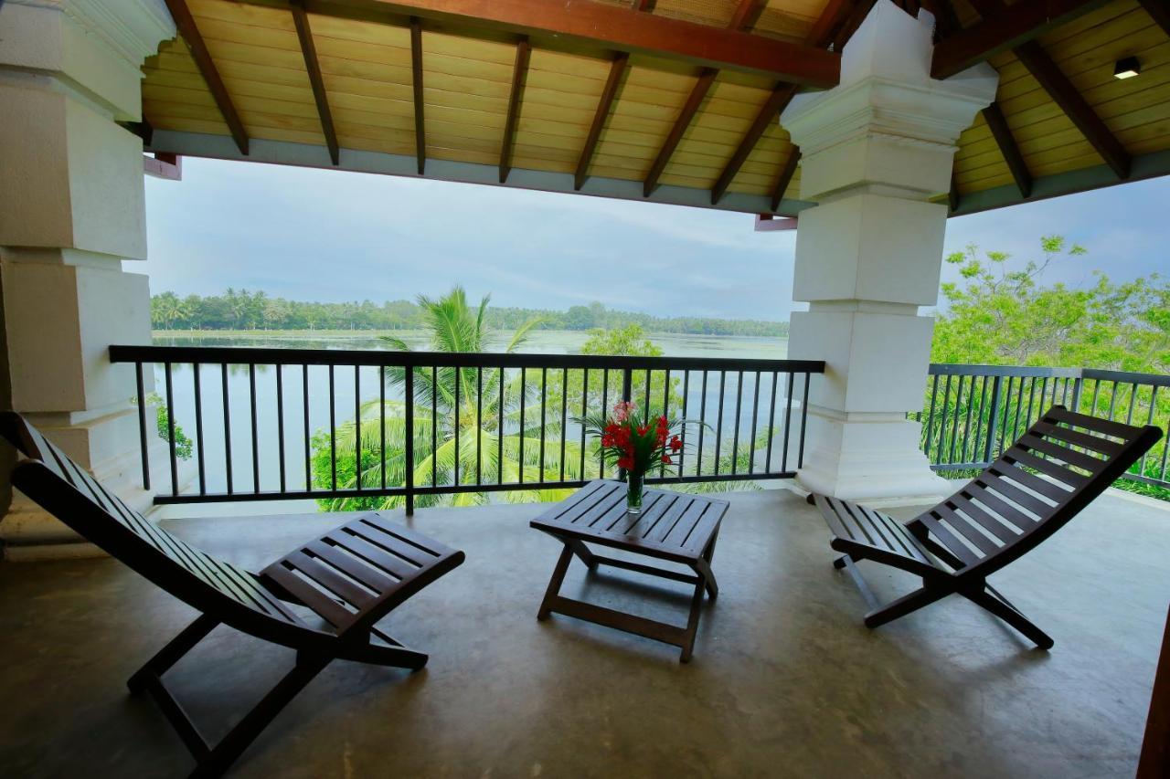 Diya Dahara Lake Resort Yala Buitenkant foto