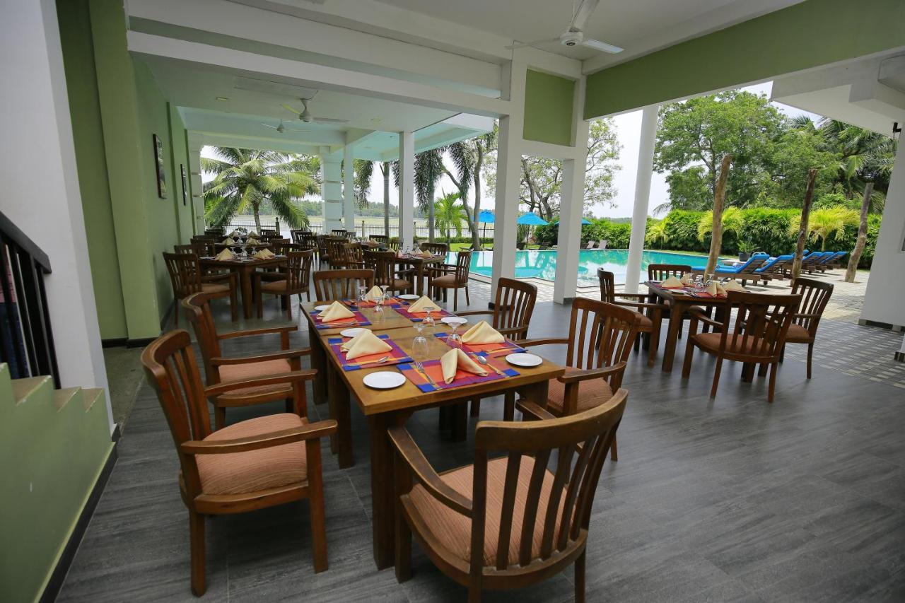 Diya Dahara Lake Resort Yala Buitenkant foto