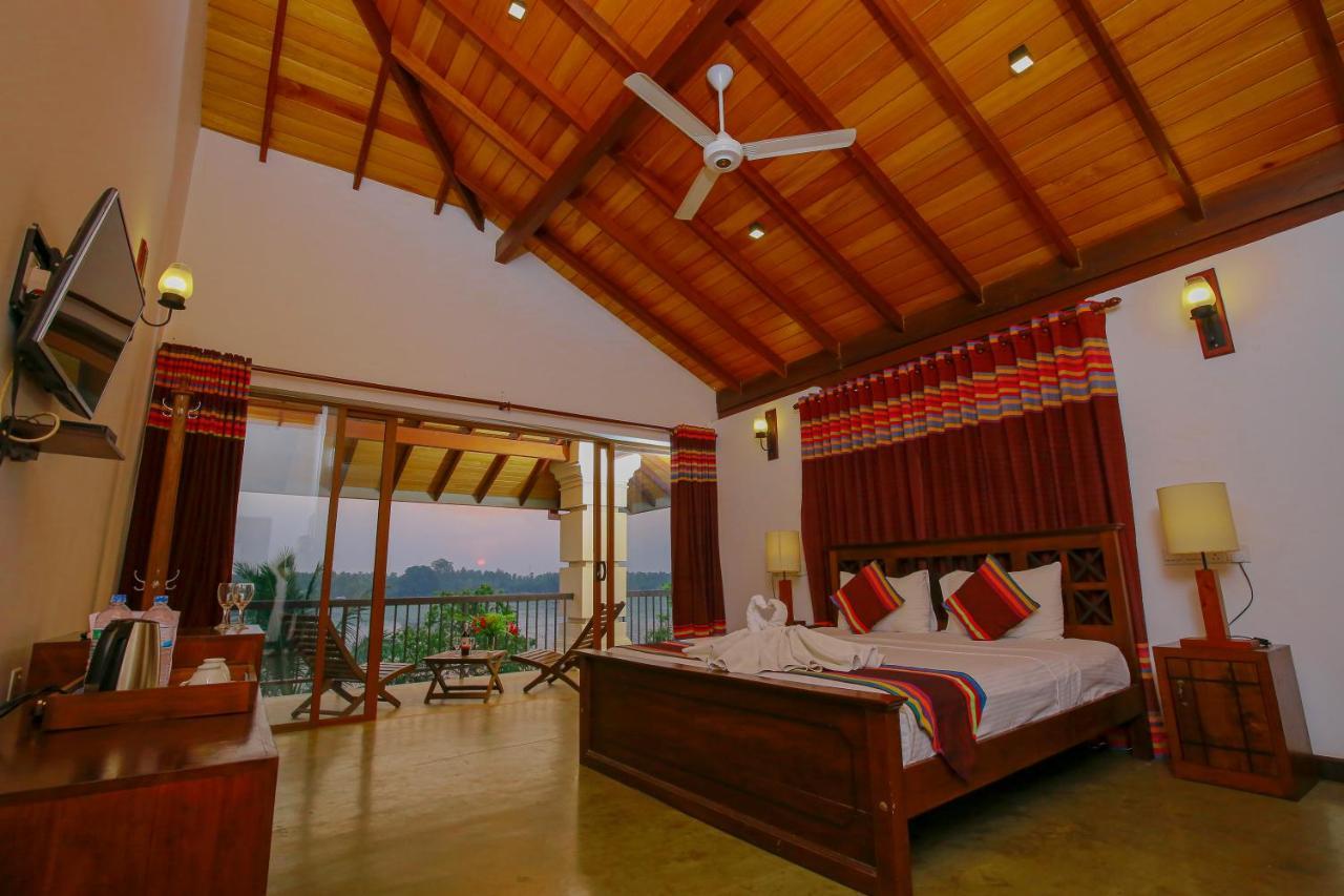 Diya Dahara Lake Resort Yala Buitenkant foto