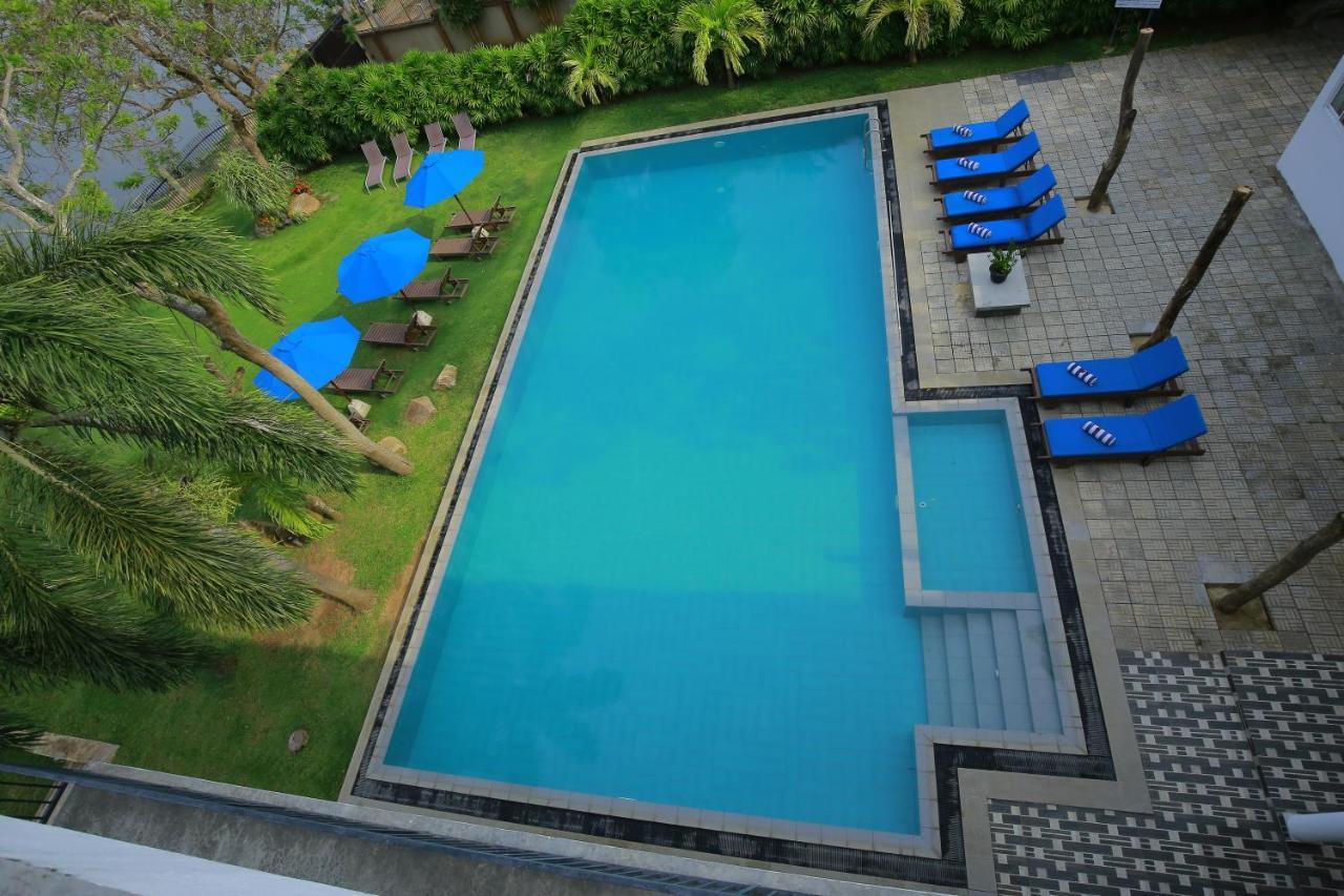 Diya Dahara Lake Resort Yala Buitenkant foto