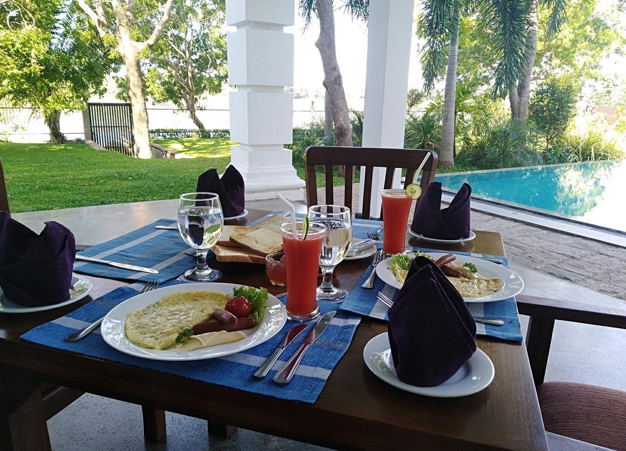 Diya Dahara Lake Resort Yala Buitenkant foto