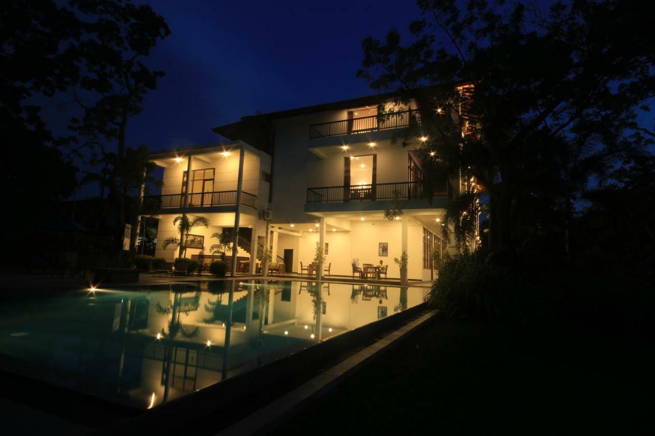 Diya Dahara Lake Resort Yala Buitenkant foto