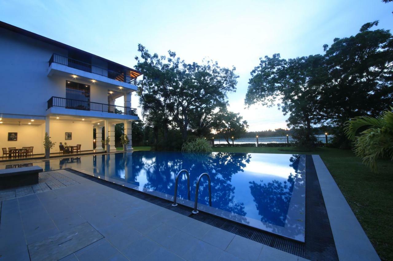 Diya Dahara Lake Resort Yala Buitenkant foto
